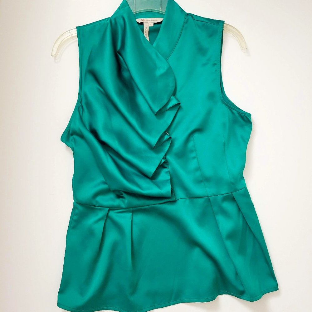 BCBG EMERALD GREEN, SATIN, RUFFLE FRONT SLEEVELESS TOP, SZ S